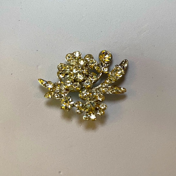 Vintage Silvertone Floral Rhinestone Brooch - Picture 1 of 2